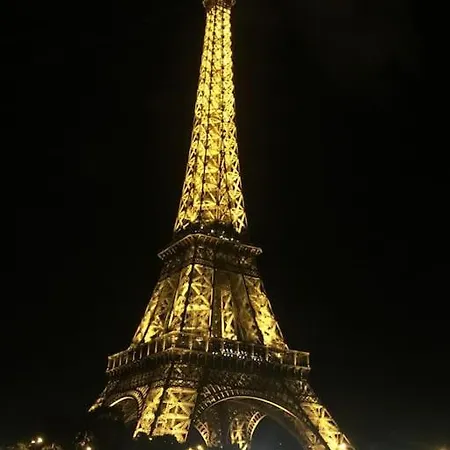 Bed & Breakfast Private Bedroom 2 Near Eiffel Tower, Saint Germain Parijs