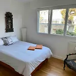 Private Bedroom 2 Near Eiffel Tower, Saint Germain * Parigi