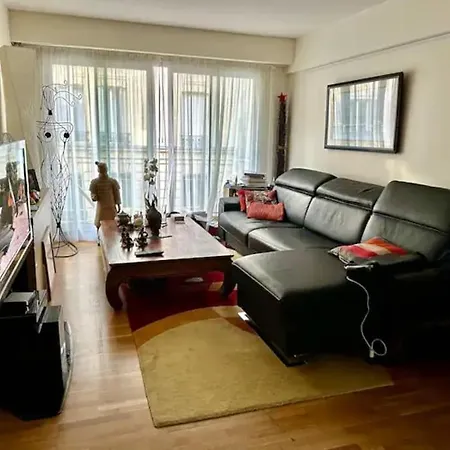 Private Bedroom 2 Near Eiffel Tower, Saint Germain *