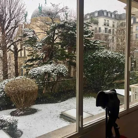 Private Bedroom 2 Near Eiffel Tower, Saint Germain * Paris