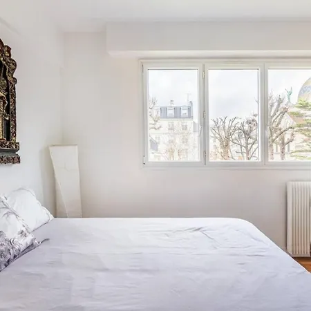 Private Bedroom 2 Near Eiffel Tower, Saint Germain