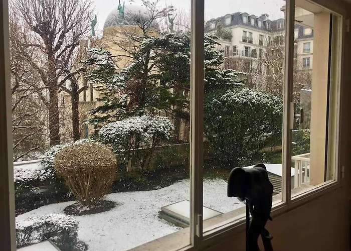 Private Bedroom 2 Near Eiffel Tower, Saint Germain * Paris