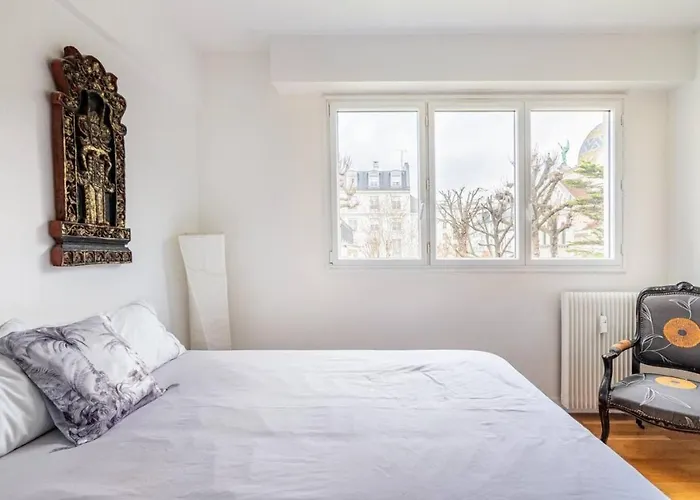 Private Bedroom 2 Near Eiffel Tower, Saint Germain